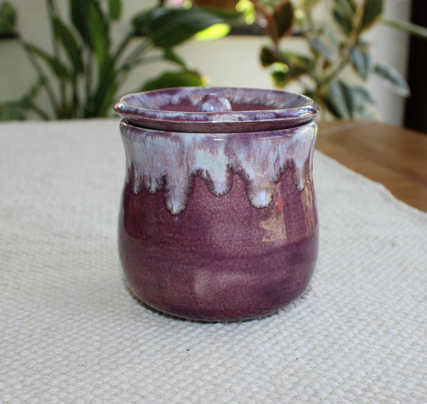 Small pot with lid - purple