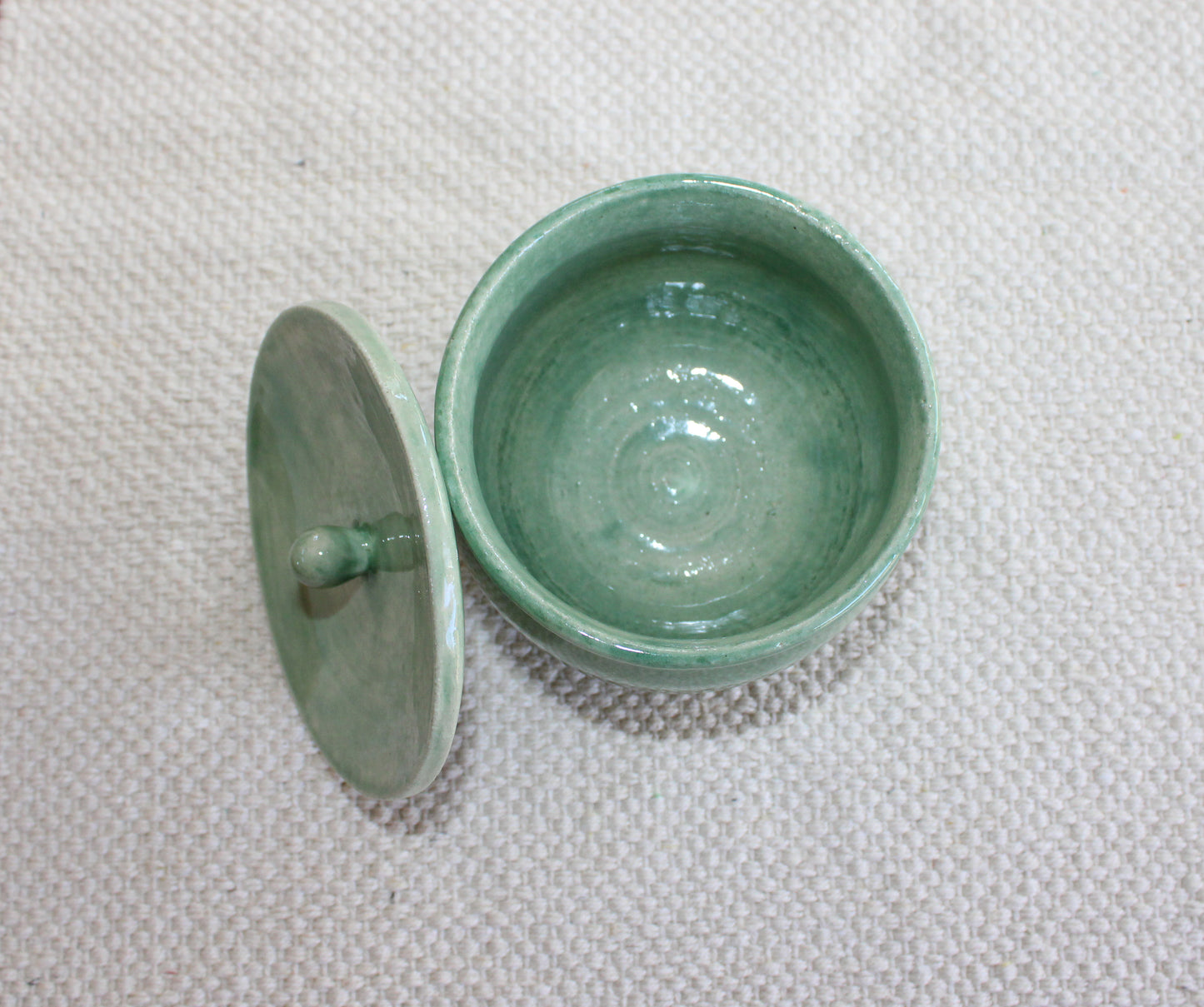 Small pot with lid - green