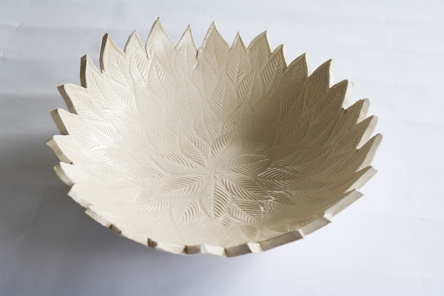 Leaves patterned fruit bowl | Home decor