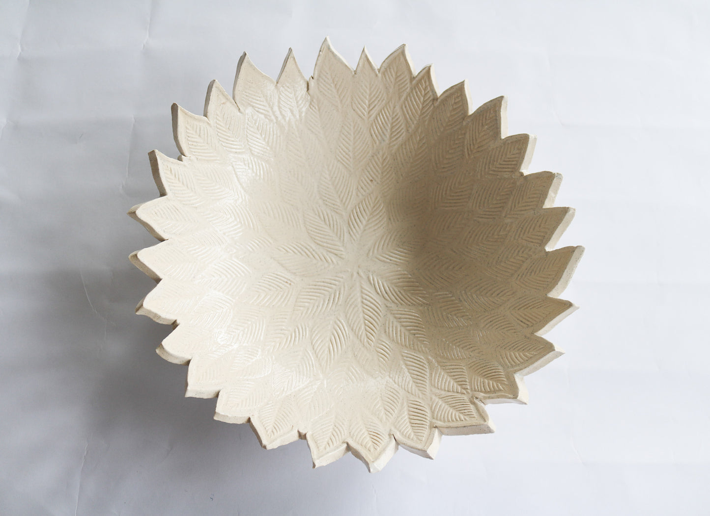 Leaves patterned fruit bowl | Home decor