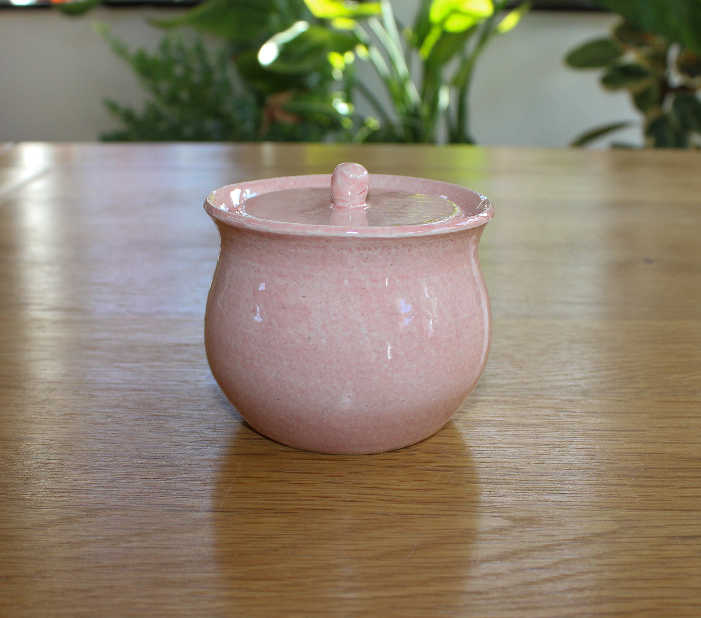 Small pot with lid - pink