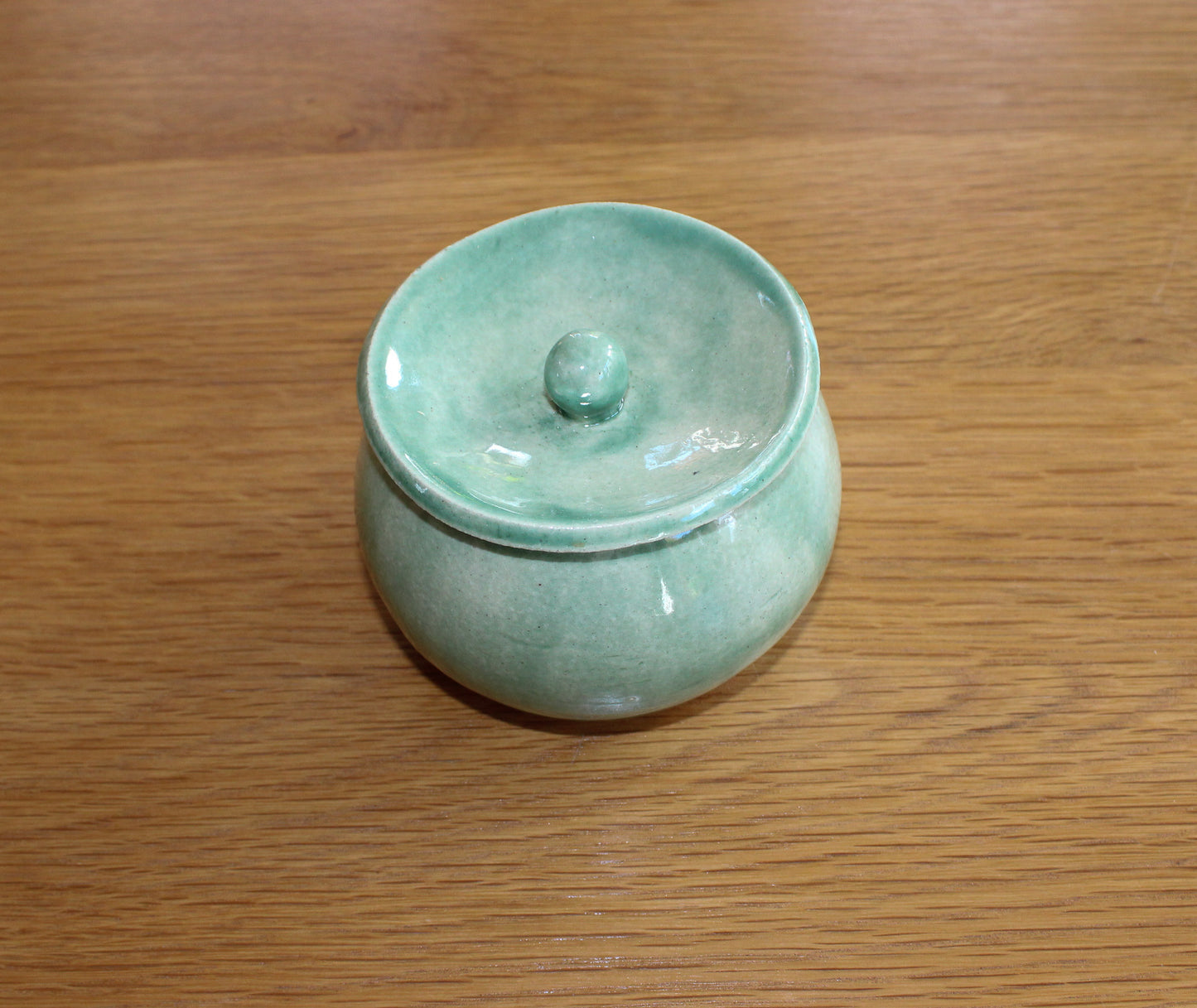 Small pot with lid - green