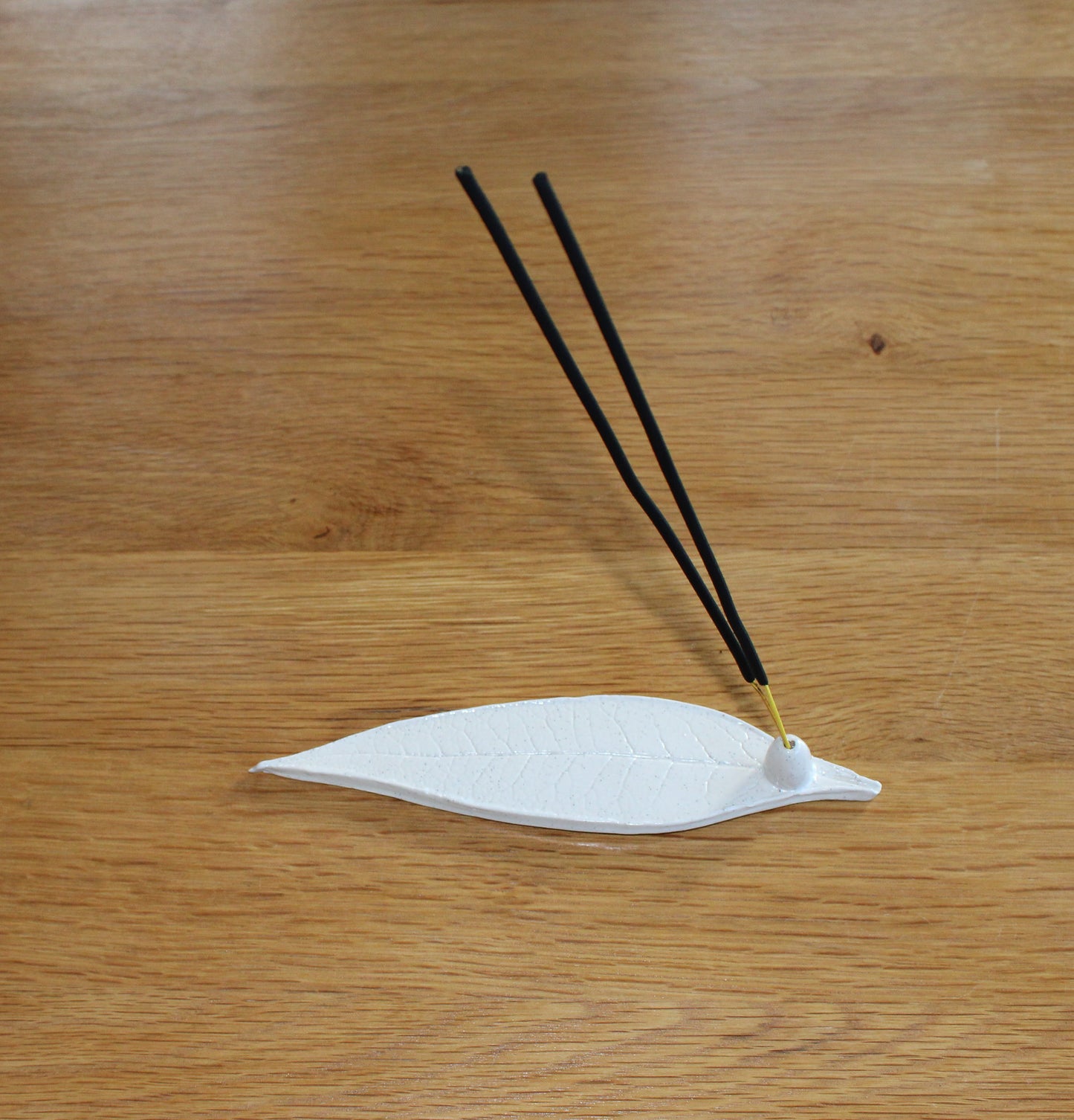 Intense stick holder - white leaf