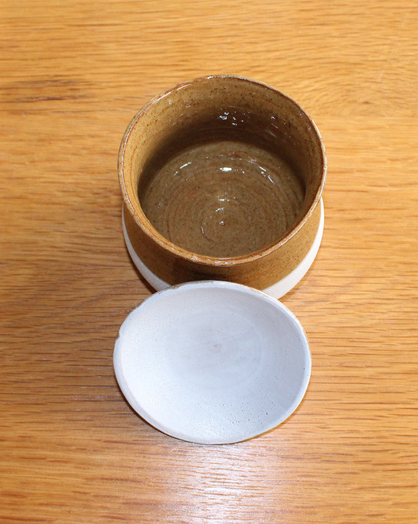 Small pot with lid