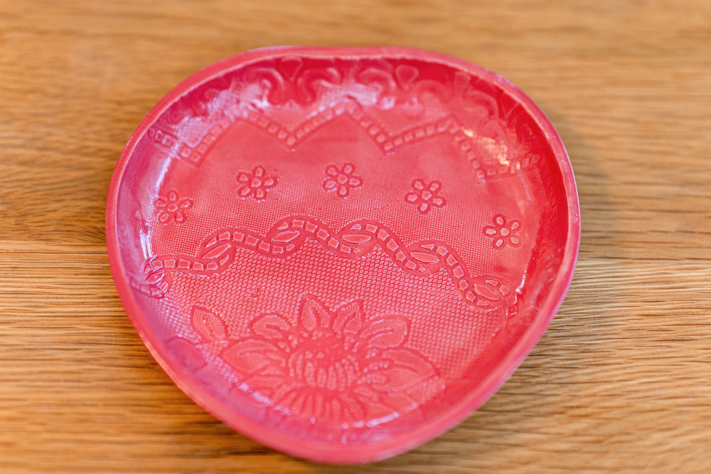 Heart shaped medium plate